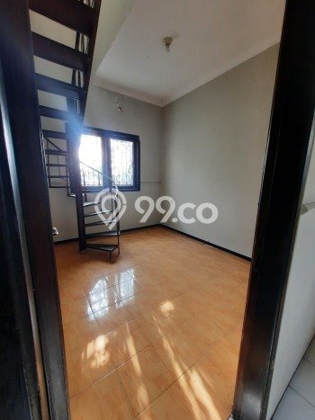 Jual Rumah Favorit Siap Huni LB 109m2 di Wiyung, Surabaya Jual Rumah Favorit Siap Huni LB 109m2 di Wiyung, Surabaya
