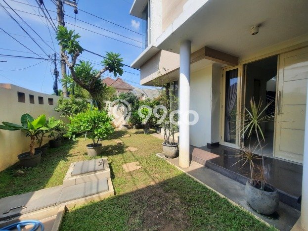 Best Deal Hunian Mewah Ideal dan Luas di Wiyung, Surabaya Best Deal Hunian Mewah Ideal dan Luas di Wiyung, Surabaya