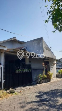 Rumah Luas Asri 4 KT Siap Pakai di Babatan Surabaya Rumah Luas Asri 4 KT Siap Pakai di Babatan Surabaya