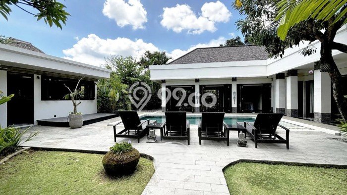 Hunian Kondisi Baik Disewakan di Sanur, Denpasar LT 2400m2, LB 400m2 Hunian Kondisi Baik Disewakan di Sanur, Denpasar LT 2400m2, LB 400m2