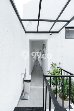 Rumah Kost untuk Dijual di Kembangan dengan 13 KT, 13 KM, Luas 180m2 Rumah Kost untuk Dijual di Kembangan dengan 13 KT, 13 KM, Luas 180m2