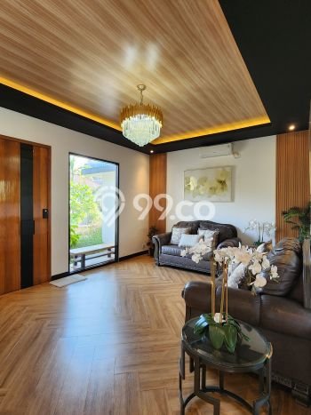 Hunian Mewah LB 440m2 Siap Pakai Desain Elegan di Cinere, Jakarta Selatan Hunian Mewah LB 440m2 Siap Pakai Desain Elegan di Cinere, Jakarta Selatan