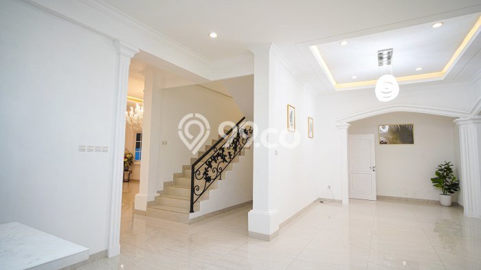 Rumah Bagus Disewakan di Kemang, Jakarta Selatan LT 973m2, LB 1100m2 Rumah Bagus Disewakan di Kemang, Jakarta Selatan LT 973m2, LB 1100m2