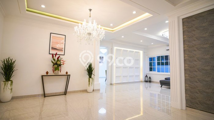 Rumah Bagus Disewakan di Kemang, Jakarta Selatan LT 973m2, LB 1100m2 Rumah Bagus Disewakan di Kemang, Jakarta Selatan LT 973m2, LB 1100m2
