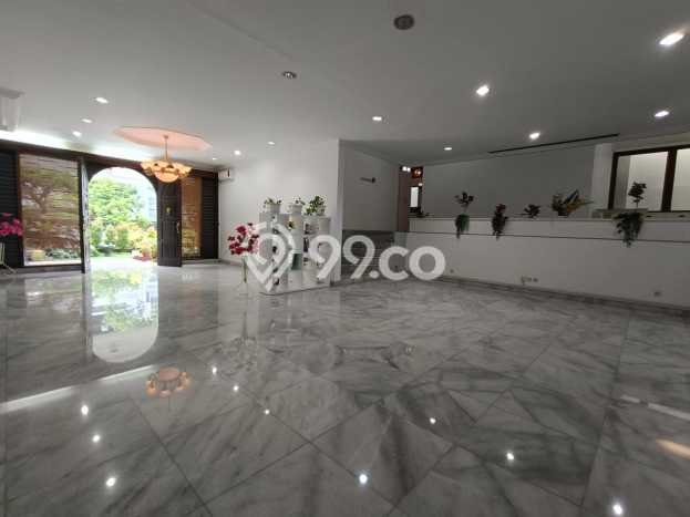Rumah Luxury Modern Tanpa Renovasi di Pondok Indah Jakarta Selatan Rumah Luxury Modern Tanpa Renovasi di Pondok Indah Jakarta Selatan