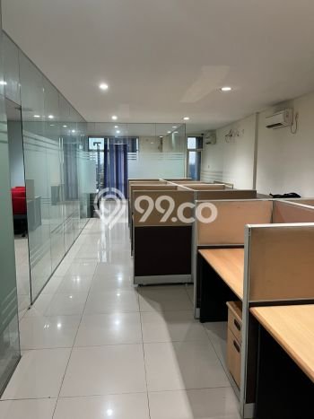 Ruko untuk disewa di Kelapa Gading punya LT 112m2 & LB 440m2 harga sewa kompetitif Ruko untuk disewa di Kelapa Gading punya LT 112m2 & LB 440m2 harga sewa kompetitif