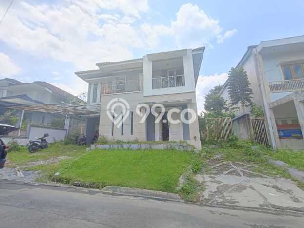 Ready to Use! Luxury House LT 300m2 Desain Elegan di Sentul City Ready to Use! Luxury House LT 300m2 Desain Elegan di Sentul City