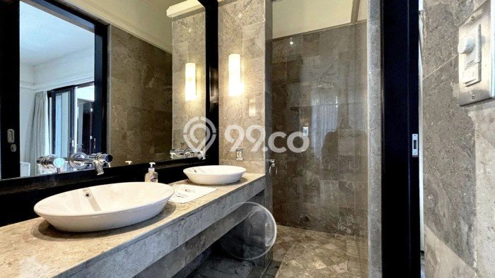 Hunian Kondisi Baik Disewakan di Sanur, Denpasar LT 2400m2, LB 400m2 Hunian Kondisi Baik Disewakan di Sanur, Denpasar LT 2400m2, LB 400m2