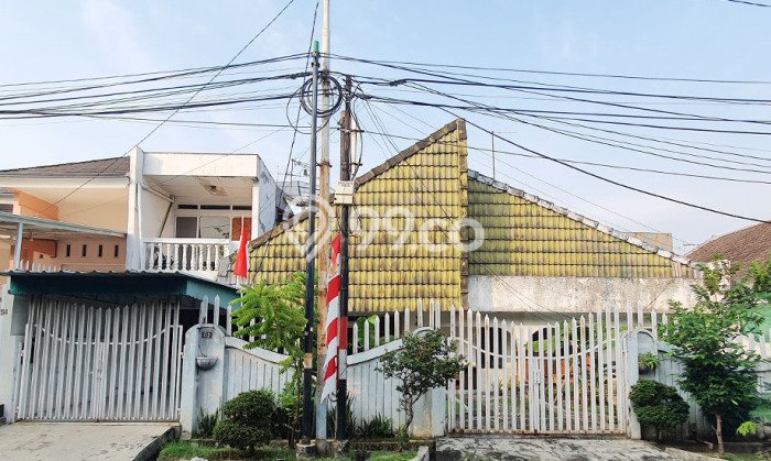 For Sale! Premium House LT 240m2 Desain Elegan di Pulomas For Sale! Premium House LT 240m2 Desain Elegan di Pulomas