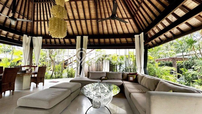 Hunian Kondisi Baik Disewakan di Sanur, Denpasar LT 2400m2, LB 400m2 Hunian Kondisi Baik Disewakan di Sanur, Denpasar LT 2400m2, LB 400m2