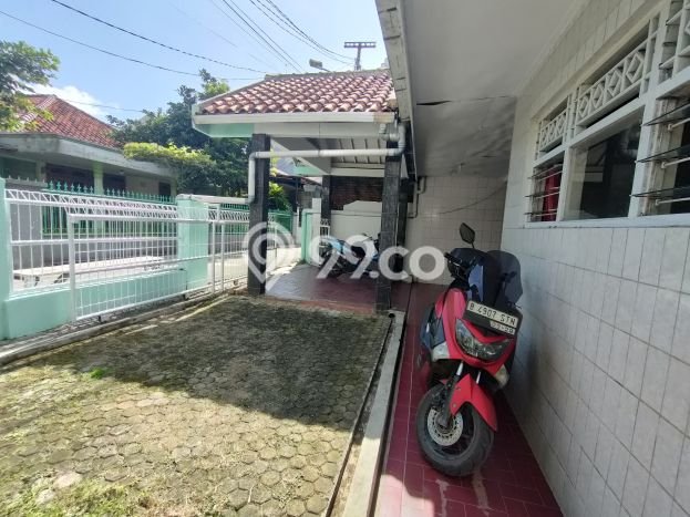 Jual Rumah Favorit Siap Huni LB 153m2 di Ciputat, Tangerang Selatan Jual Rumah Favorit Siap Huni LB 153m2 di Ciputat, Tangerang Selatan
