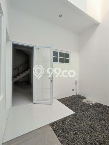 Rumah Luxury Modern Siap Huni di Meruya Jakarta Barat Rumah Luxury Modern Siap Huni di Meruya Jakarta Barat