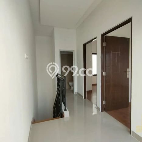 Rumah Strategis Minimalis Lb 65m2 di Ciputat, Tangerang Selatan Rumah Strategis Minimalis Lb 65m2 di Ciputat, Tangerang Selatan