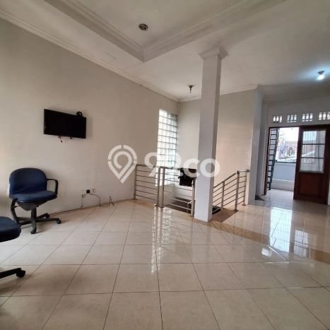 Rumah Strategis Minimalis Lb 185m2 di Ciputat, Tangerang Selatan Rumah Strategis Minimalis Lb 185m2 di Ciputat, Tangerang Selatan