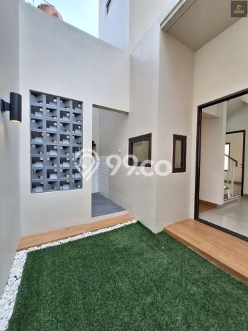 Rumah Luas Asri 3 KT Siap Pakai di BSD Kencana Loka Tangerang Rumah Luas Asri 3 KT Siap Pakai di BSD Kencana Loka Tangerang