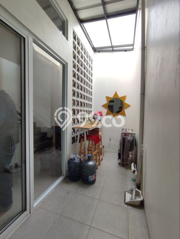 Rumah Modern 4 Kamar LT 100m2 di BSD Nusaloka Rumah Modern 4 Kamar LT 100m2 di BSD Nusaloka