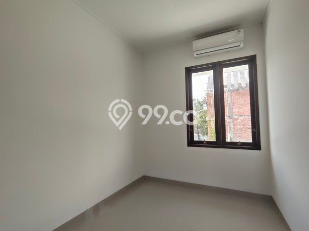 Rumah Luas Asri 3 KT Siap Pakai di Cirendeu Jakarta Selatan Rumah Luas Asri 3 KT Siap Pakai di Cirendeu Jakarta Selatan
