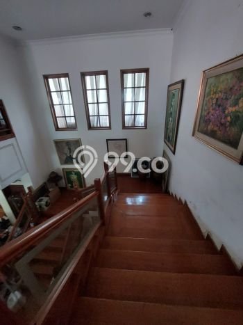 Rumah Elit Modern Tanpa Renovasi di Pondok Indah Jakarta Selatan Rumah Elit Modern Tanpa Renovasi di Pondok Indah Jakarta Selatan