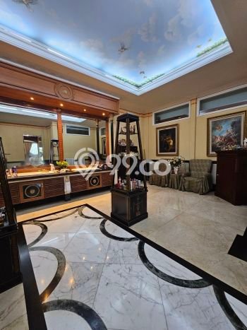 For Sale! Premium House LT 10000m2 Desain Elegan di Kemang For Sale! Premium House LT 10000m2 Desain Elegan di Kemang