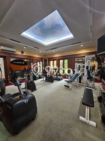 For Sale! Premium House LT 10000m2 Desain Elegan di Kemang For Sale! Premium House LT 10000m2 Desain Elegan di Kemang