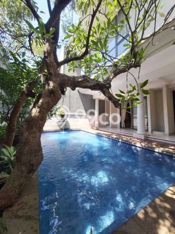 Rumah Siap Huni 5 KT 4 KM di Kebayoran Baru, Jakarta Selatan Rumah Siap Huni 5 KT 4 KM di Kebayoran Baru, Jakarta Selatan