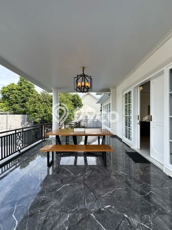 Rumah Elit Modern Tanpa Renovasi di Cipete Jakarta Selatan Rumah Elit Modern Tanpa Renovasi di Cipete Jakarta Selatan