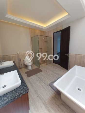 Rumah Siap Huni 5 KT 4 KM di Kebayoran Baru, Jakarta Selatan Rumah Siap Huni 5 KT 4 KM di Kebayoran Baru, Jakarta Selatan