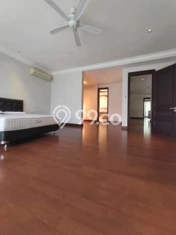 Rumah Siap Huni 5 KT 4 KM di Kebayoran Baru, Jakarta Selatan Rumah Siap Huni 5 KT 4 KM di Kebayoran Baru, Jakarta Selatan