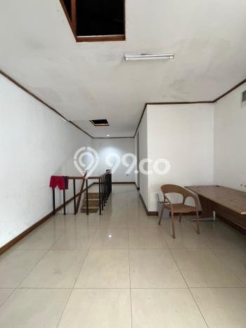Siap Huni Hunian Elit 6 Kamar di Kebayoran Baru Dekat ke Mana Saja Siap Huni Hunian Elit 6 Kamar di Kebayoran Baru Dekat ke Mana Saja