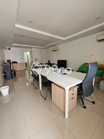 Ruko Dijual di Kebayoran Baru Jakarta Selatan dengan Luas Bangunan 300m2 Ruko Dijual di Kebayoran Baru Jakarta Selatan dengan Luas Bangunan 300m2