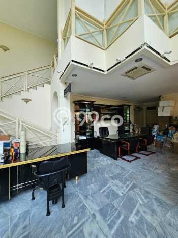 Rumah Elit LB 1000m2 Siap Huni Desain Elegan di Kemang, Jakarta Selatan Rumah Elit LB 1000m2 Siap Huni Desain Elegan di Kemang, Jakarta Selatan