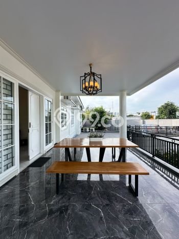 Rumah Elit Modern Tanpa Renovasi di Cipete Jakarta Selatan Rumah Elit Modern Tanpa Renovasi di Cipete Jakarta Selatan