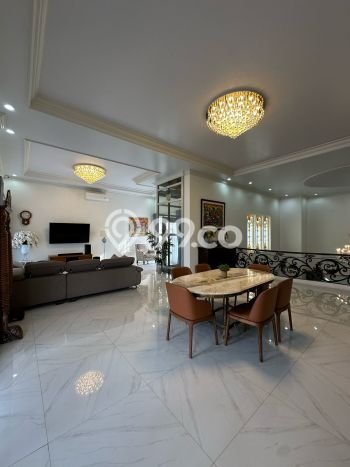 Rumah Elit Modern Tanpa Renovasi di Cipete Jakarta Selatan Rumah Elit Modern Tanpa Renovasi di Cipete Jakarta Selatan