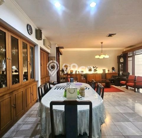 Ready to Use! Premium House LT 368m2 Desain Elegan di Senopati Ready to Use! Premium House LT 368m2 Desain Elegan di Senopati