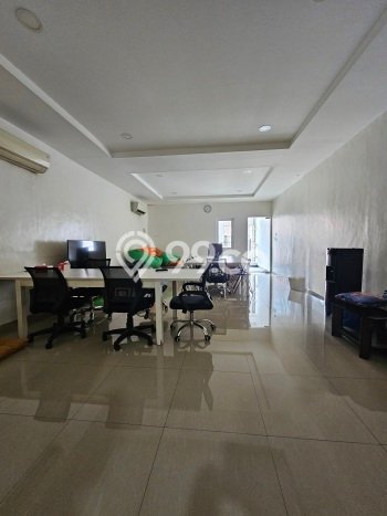 Ruko Dijual di Kebayoran Baru Jakarta Selatan dengan Luas Bangunan 300m2 Ruko Dijual di Kebayoran Baru Jakarta Selatan dengan Luas Bangunan 300m2