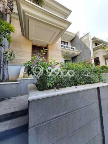 Rumah Siap Huni 5 KT 4 KM di Kebayoran Baru, Jakarta Selatan Rumah Siap Huni 5 KT 4 KM di Kebayoran Baru, Jakarta Selatan