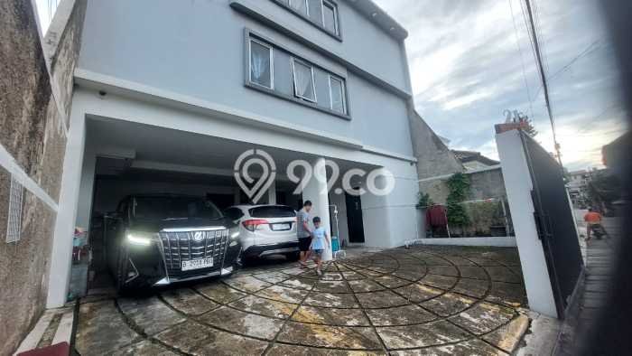 Dijual Segera Kost 20 Kamar, 20 Kamar Mandi di Kebayoran Baru, Jakarta Selatan, Luas 600m2 Dijual Segera Kost 20 Kamar, 20 Kamar Mandi di Kebayoran Baru, Jakarta Selatan, Luas 600m2