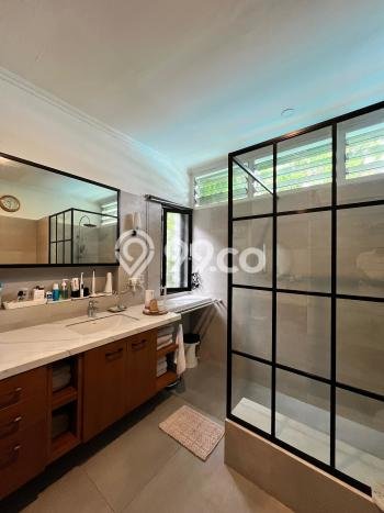 Properti Nyaman 4 KT LT 1065m2m² di Kemang, Jakarta Selatan Properti Nyaman 4 KT LT 1065m2m² di Kemang, Jakarta Selatan