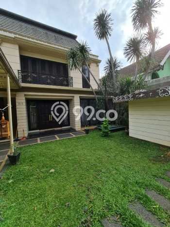 Siap Huni Rumah Mewah 5 Kamar di Kebayoran Baru Dekat ke Mana Pun Siap Huni Rumah Mewah 5 Kamar di Kebayoran Baru Dekat ke Mana Pun