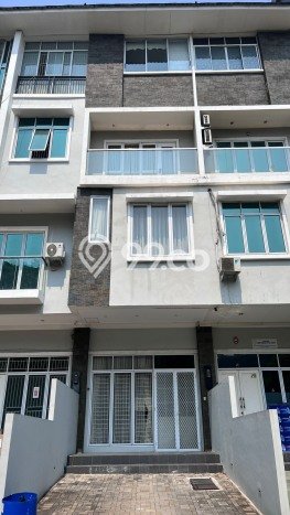 Rumah Luxury Modern Tanpa Renovasi di Pantai Indah Kapuk Jakarta Utara Rumah Luxury Modern Tanpa Renovasi di Pantai Indah Kapuk Jakarta Utara