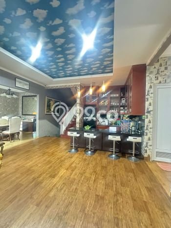 Hunian Elit LB 400m2 Siap Huni Desain Elegan di Bintaro, Tangerang Selatan Hunian Elit LB 400m2 Siap Huni Desain Elegan di Bintaro, Tangerang Selatan
