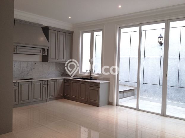 For Sale! Luxury House LT 154m2 Desain Elegan di Cipete For Sale! Luxury House LT 154m2 Desain Elegan di Cipete