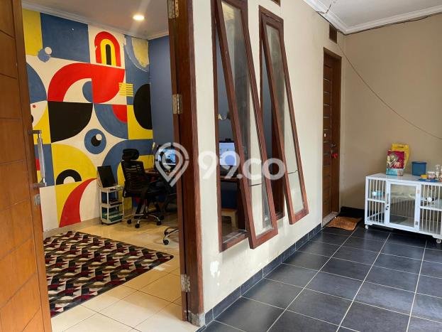 Hunian Elit LB 250m2 Siap Pakai Desain Elegan di Bintaro, Tangerang Selatan Hunian Elit LB 250m2 Siap Pakai Desain Elegan di Bintaro, Tangerang Selatan