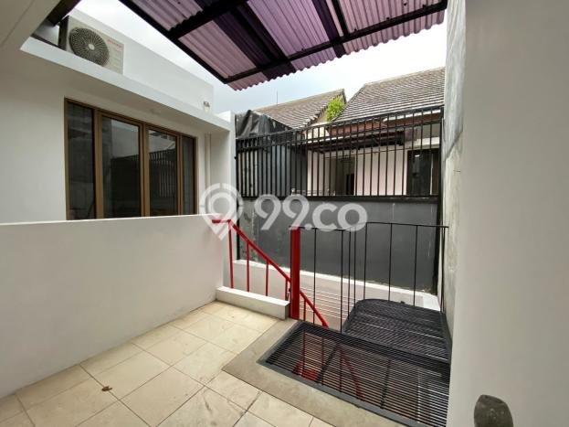 Rumah Luxury Modern Siap Huni di Sektor 9-Bintaro Tangerang Selatan Rumah Luxury Modern Siap Huni di Sektor 9-Bintaro Tangerang Selatan