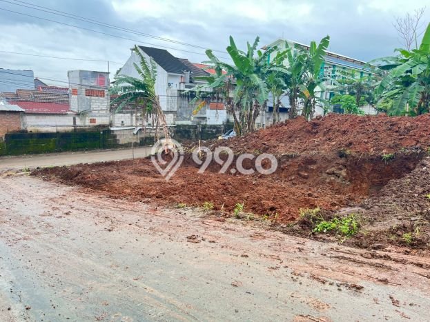 Tanah Dijual Lokasi Strategis di Semarang dengan Luas 143m2 Tanah Dijual Lokasi Strategis di Semarang dengan Luas 143m2