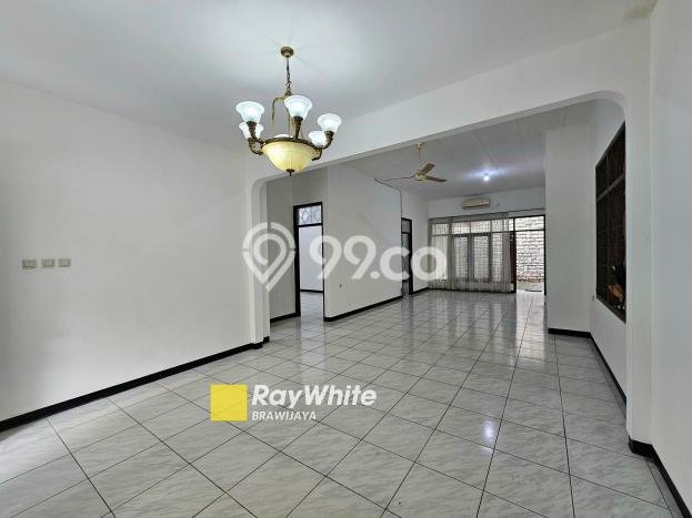 Lokasi strategis! Rumah siap huni dikontrakkan di Kebayoran Baru LB 275m2 Lokasi strategis! Rumah siap huni dikontrakkan di Kebayoran Baru LB 275m2