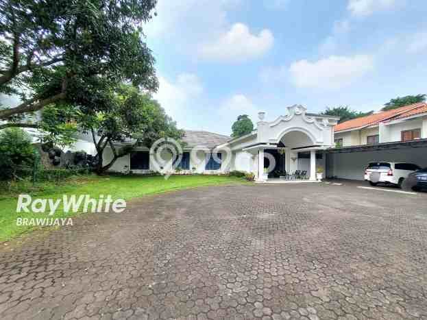 Rumah Nyaman untuk Keluarga di Kemang - 8 KT Rumah Nyaman untuk Keluarga di Kemang - 8 KT