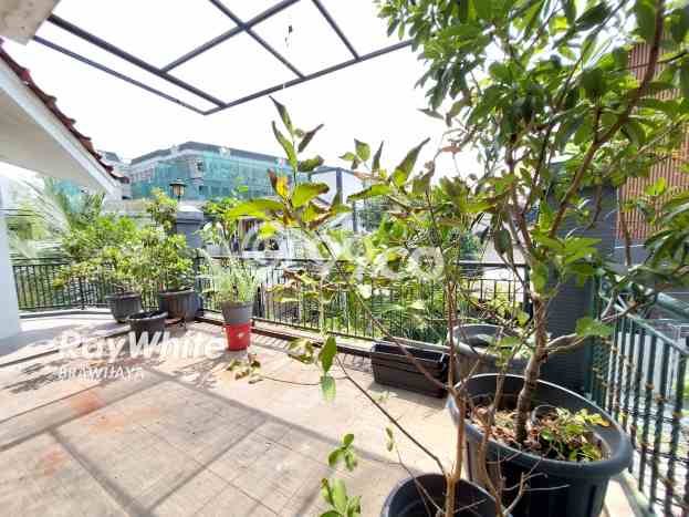 UNIT SPESIAL! Rumah area Lebak Bulus, 3 KM, Dekat Fasilitas, Luas 320m² Bangunan 340m² UNIT SPESIAL! Rumah area Lebak Bulus, 3 KM, Dekat Fasilitas, Luas 320m² Bangunan 340m²