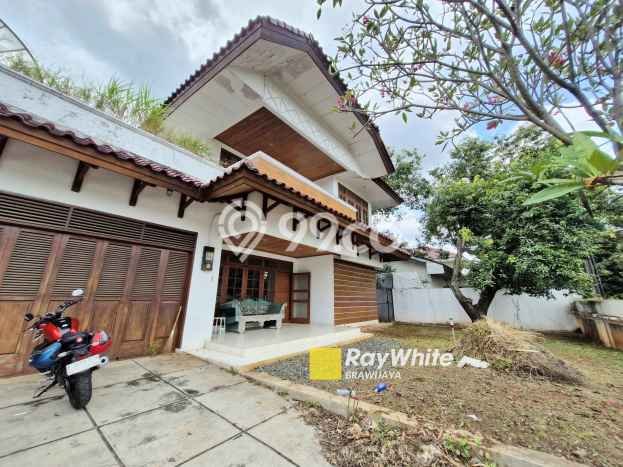 Rumah EXCLUSIVE di Kebayoran Baru, Jakarta Selatan, Luas 690m² Bangunan 700m² KESEMPATAN TERBATAS! Rumah EXCLUSIVE di Kebayoran Baru, Jakarta Selatan, Luas 690m² Bangunan 700m² KESEMPATAN TERBATAS!