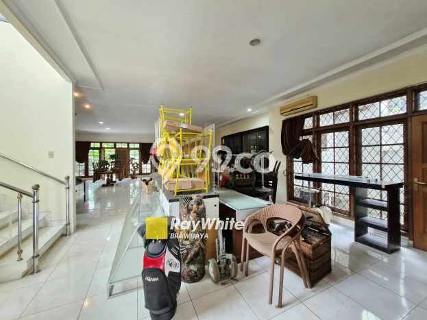 Rumah EXCLUSIVE di Kebayoran Baru, Jakarta Selatan, Luas 690m² Bangunan 700m² KESEMPATAN TERBATAS! Rumah EXCLUSIVE di Kebayoran Baru, Jakarta Selatan, Luas 690m² Bangunan 700m² KESEMPATAN TERBATAS!